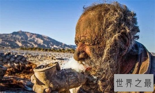 世界最脏男人，如何忍受六十多年不洗澡