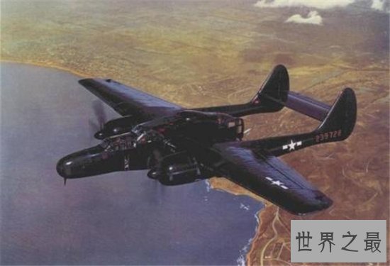 P-61堪称美国首架夜间作战机，可坐三人的重型战斗机