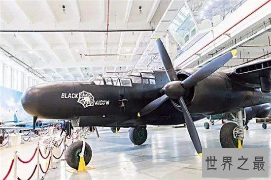 P-61堪称美国首架夜间作战机，可坐三人的重型战斗机