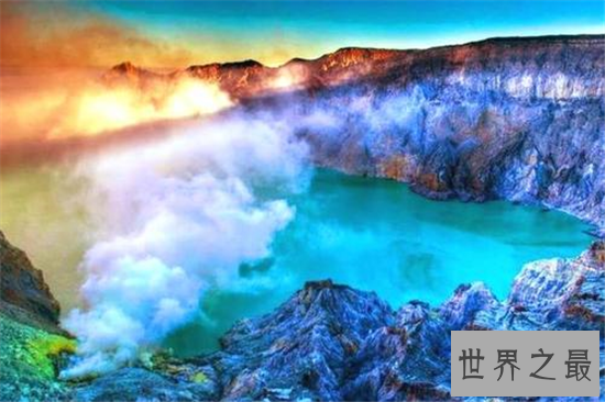 世界十大最美火山口湖泊，美丽的背后暗藏杀机