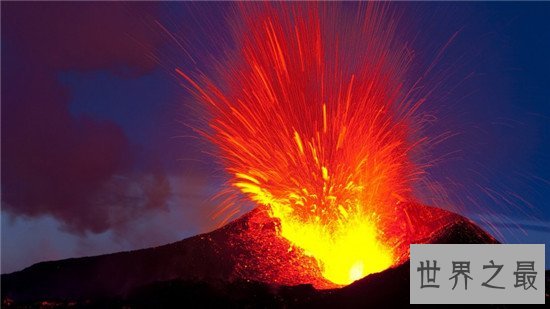 火山爆发场面非常震撼 途径之地生灵涂炭