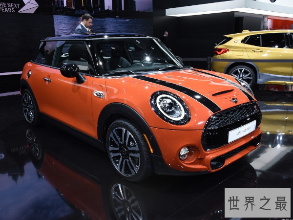 2018新款宝马minicooper，主打时尚小型车（适合女性）