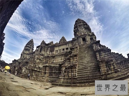 世界上最令人惊叹的十座寺庙，建造阿姆利则金庙花费了750公斤的黄金