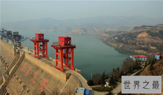 三门峡水库解决黄河带来的隐患，建设时遭到人为阻碍