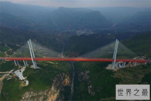 中国10大超级工程，三峡大坝上榜，第一是铁路建筑史上的丰碑