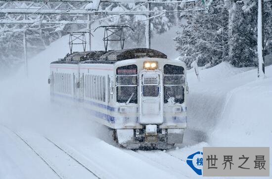 世界上最慢的火车——雪龟号一条线路走一个四季