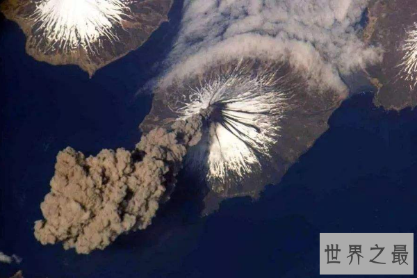 世界十大著名火山 第一最活跃，多次爆发式喷发