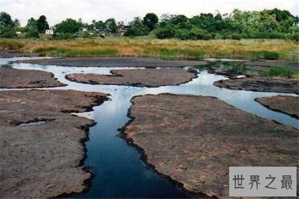 世界十大最奇特的湖泊 死海上榜，沸湖底下像有炉子在加热