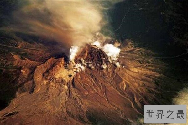 世界十大超级火山 长白山火山成人气旅游地，你认识哪几座