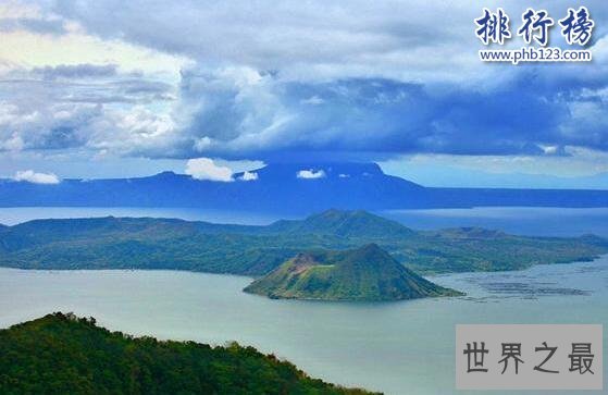 世界上最小的活火山，塔尔火山（相对高度仅200米）