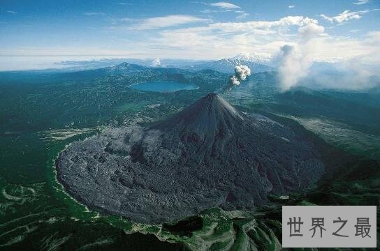 世界上最大的火山群，堪察加火山群（海拔4750m）