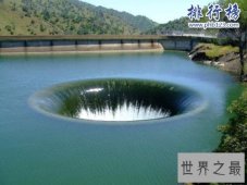 世界十大坑洞：土库曼斯坦天然气坑洞被称为“地狱之门”